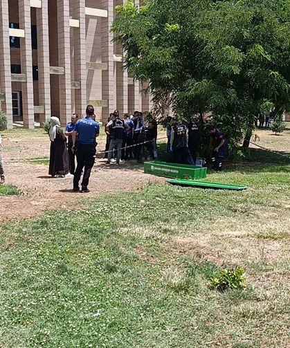 Şanlıurfa'da bir genç parkta ölü bulundu