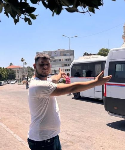 Adana'da bunaltan sıcaklarda dolmuş çilesi!