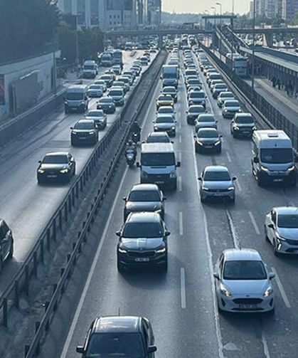 Trafikteki araç sayısı 207 bin 508 arttı