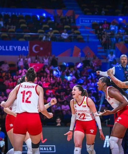 A Milli Kadın Voleybol Takımı, Avrupa Şampiyonası'nda parkeye çıkıyor