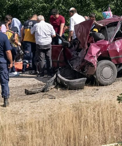 İki otomobil çarpıştı: 1 ölü 5 yaralı