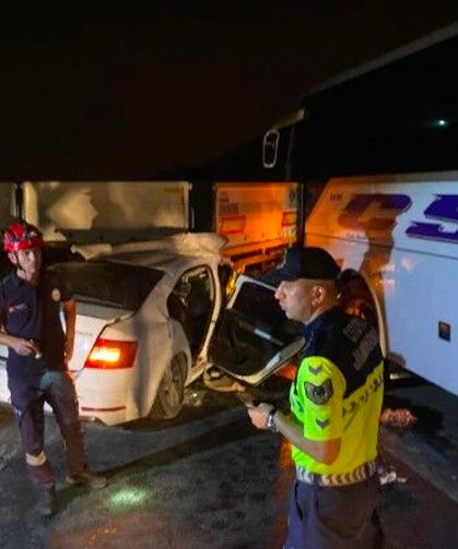 Doğum günü kutlamasına gidiyorlardı: Feci kazada 2 genç hayatını kaybetti