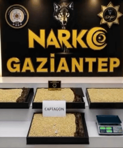 Gaziantep'te sanayi tipi mutfak araçlarına gizlenmiş 400 bin Captagon hap ele geçirildi