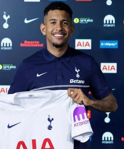 Tottenham, Savinho’yu renklerine bağladı