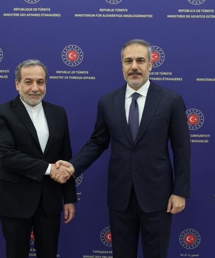 Dışişleri Bakanı Fidan, İranlı mevkidaşı Arakçi ile görüştü