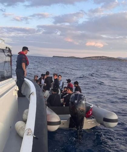 İzmir'de 19 düzensiz göçmen yakalandı