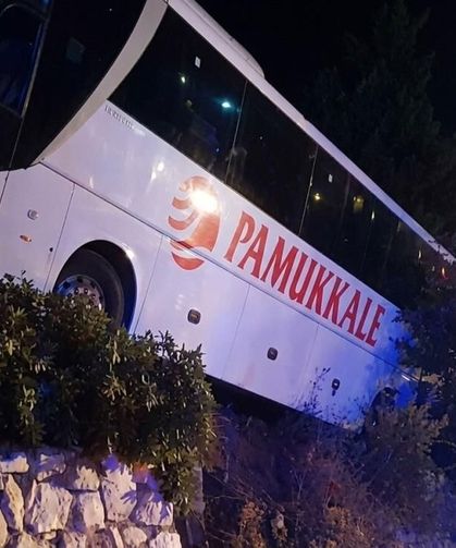 Kırkağaç’ta yolcu otobüsü kaza yaptı: 18 yaralı