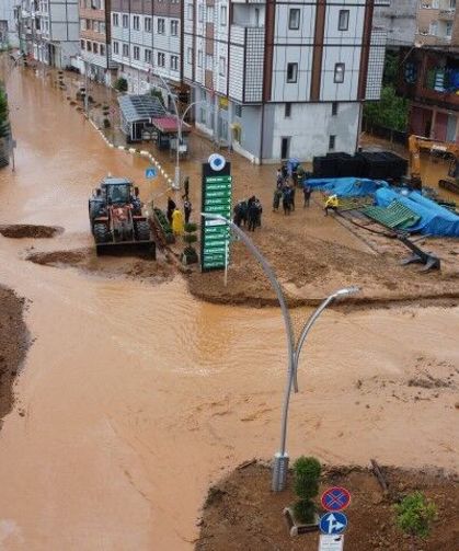 Rize'de sağanağın yol açtığı hasar 1 milyar 42 milyon lira