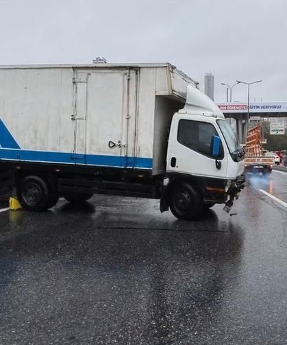E-5'te trafiği kilitleyen kaza