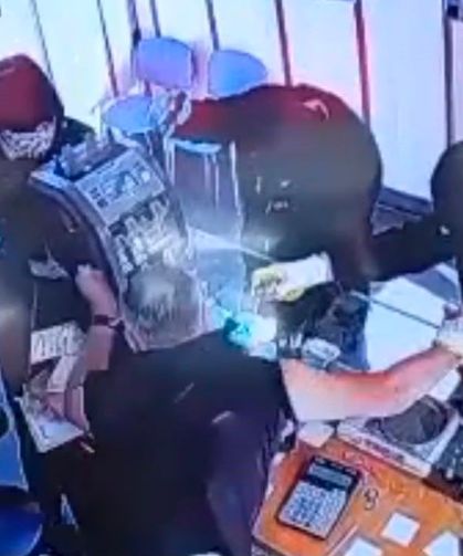 Gaziantep'te 5,6 milyonluk kuyumcu soygunu! Silah ve biber gazıyla dehşet saçtılar