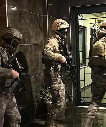 İstanbul'da FETÖ'nün hücre evlerine operasyon