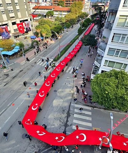 Samsun'da Cumhuriyet Bayramı 1919 metrelik Türk bayrağıyla kutlandı