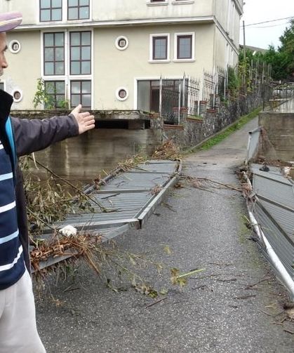 Yağışın etkileri Şile'de devam ediyor! Dere taştı, evleri su bastı