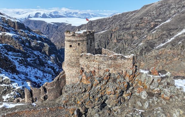 Ardahan'ın Çıldır ilçesindeki etkileyici yapı: Şeytan Kalesi