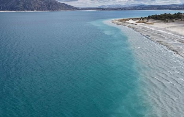 Salda'nın su seviyesi yükseldi, Akgöl ve Yarışlı gölleri yeniden su tuttu