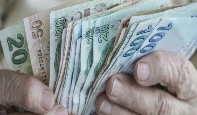 Bakan Göktaş duyurdu: Yaşlı ve engelli aylıkları hesaplara yatırılmaya başlandı