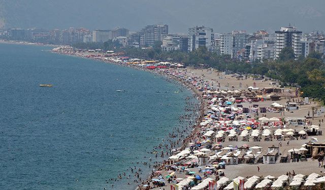 Antalya’da 2023’te turist rekoru kırıldı