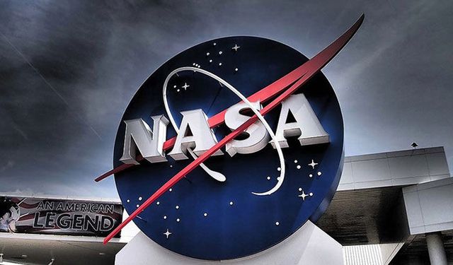 NASA, Ay'a dönüş programı erteledi