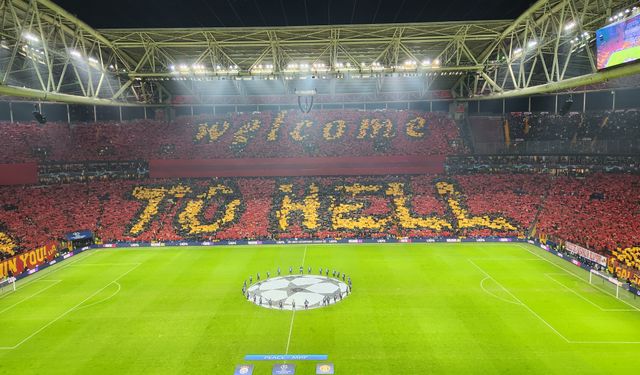 Galatasaray taraftarından 'Welcome to hell' koreografisi  