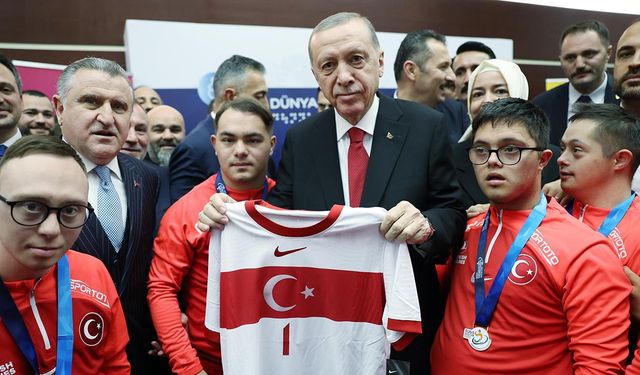 Cumhurbaşkanı Erdoğan'dan Futsal Milli Takım'a tebrik