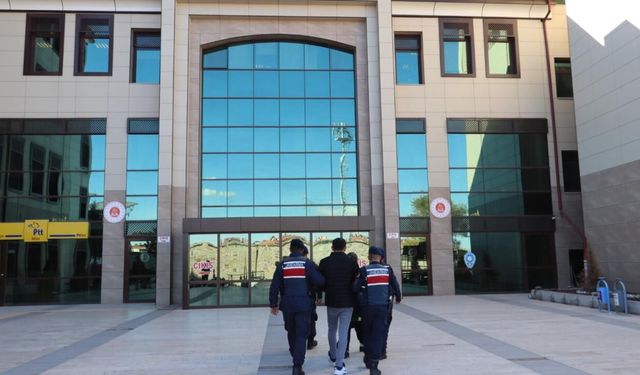 İstanbul'da forex dolandırıcılığı operasyonunda gözaltına alınan 54 şüpheli adliyeye sevk edildi