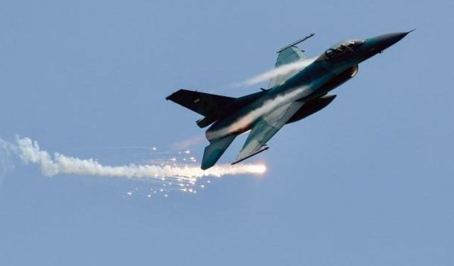 ABD savaş uçakları, Venezuela hava sahası yakınlarında uçuş yaptı