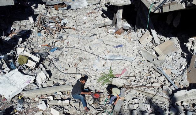 İsrail, Gazze'de bir eve saldırdı: En az 7 kişi yaşamını yitirdi