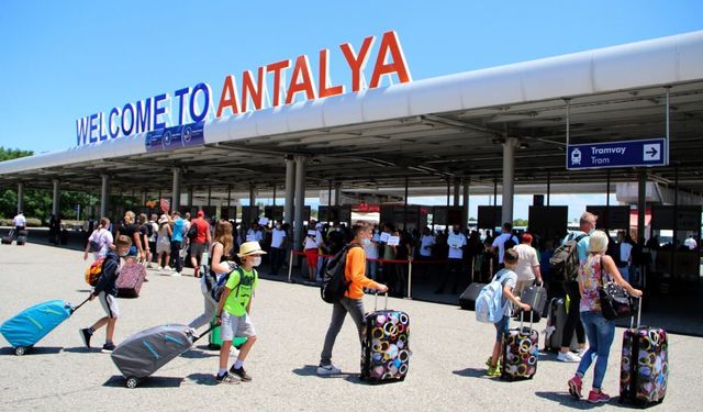 Antalya Havalimanı'nda yeni rekor: 37 milyondan fazla yolcu kullandı