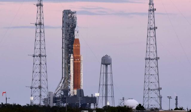 Ay görevinde sorun: Astronotların inişi 2026'ya ertelendi