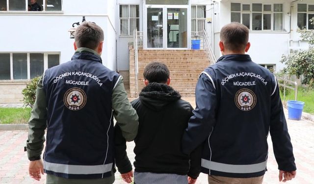 Adana merkezli göçmen kaçakçılığı operasyonu: 35 düzensiz göçmen yakalandı