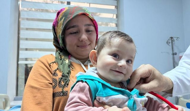 Kalbinde doğuştan 'tünel' oluşan bebek, sağlığına kavuştu