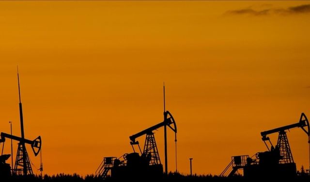 İran limanlarına yönelik abluka haberi petrol fiyatlarını yükseltti