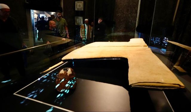 Hazreti Muhammed'in Hırka-i Şerif'i 20 Şubat'ta ziyarete açılacak