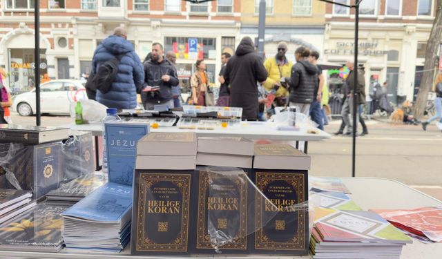 Hollanda'da 15 kentte İslam'ı anlatmak için Kur'an-ı Kerim dağıtıldı