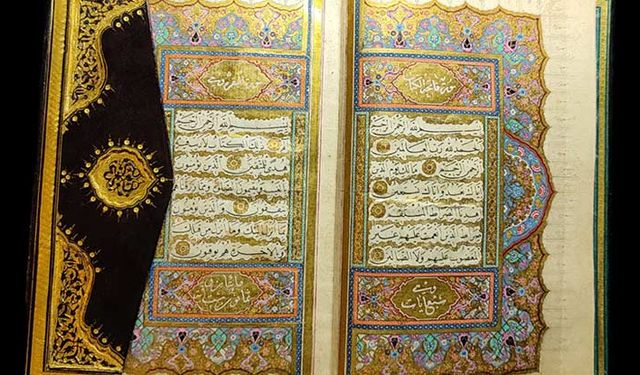 Bakan Ersoy duyurdu: İngiltere'de satılan Kuran-ı Kerim yeniden Türkiye’de