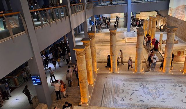Zeugma Mozaik Müzesi, 5 bin 660 kişiyle günlük ziyaretçi rekoru kırdı