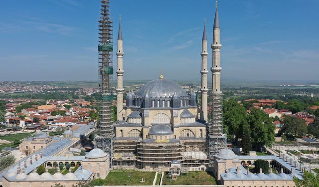 Selimiye Camisi'nin dört minaresinden üçündeki restorasyon tamamlandı