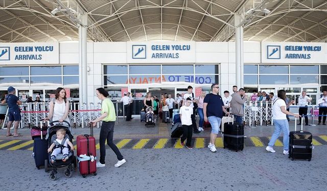 Antalya Havalimanı 3 milyondan fazla yolcuya hizmet verdi