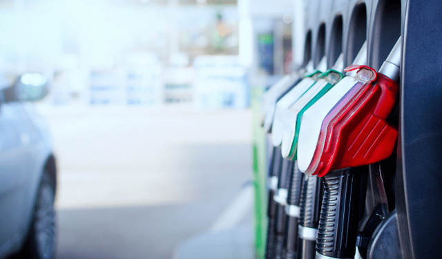 Benzin ve motorine indirim geldi! 80 lirayı aşmıştı