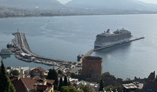 Alanya'ya kruvaziyerle 1209 turist geldi