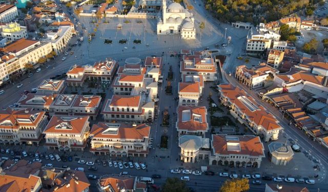 Bakan Kurum: Konya Mevlana Meydanı'nı özüne kavuşturduk