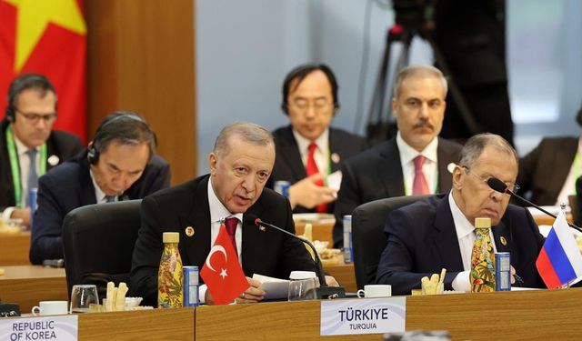 Cumhurbaşkanı Erdoğan, G20 Zirvesi'nin ilk oturumuna katıldı