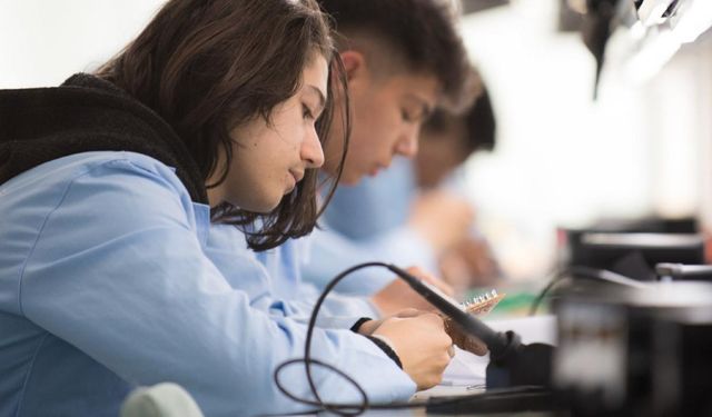 Meslek liseleri geçen yıl 7,1 milyar lira gelir elde etti