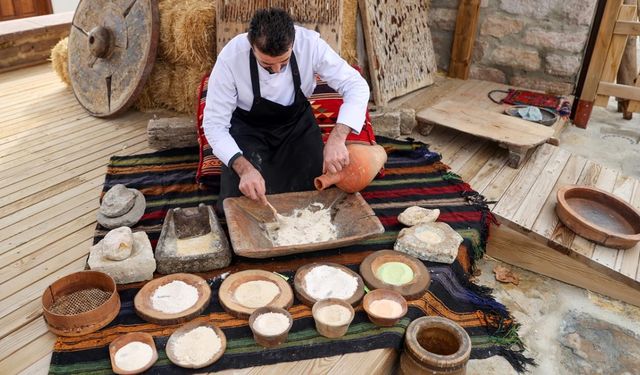 Çatalhöyük’teki ‘8 bin 600 yıllık buluntu’dan esinlenip ekmek pişirdi