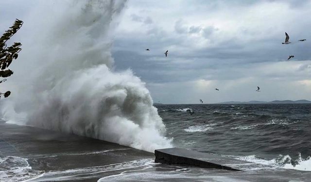 Meteorolojiden Doğu Karadeniz için fırtına uyarısı