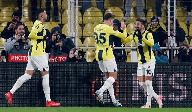 Fenerbahçe tur kapısını araladı: Anderlecht'i 3-0'lık skorla devirdi