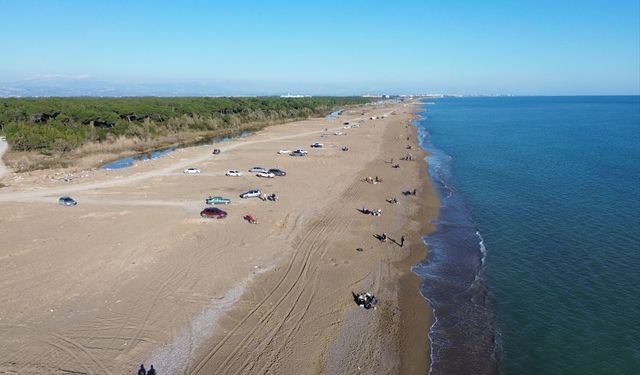 Antalya’da Kumköy Sahili tatilcileri ağırlıyor