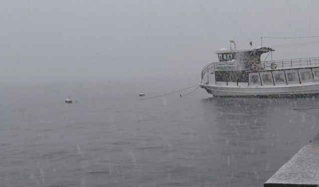 İstanbul Boğazı sis nedeniyle geçici olarak gemi trafiğine kapatıldı