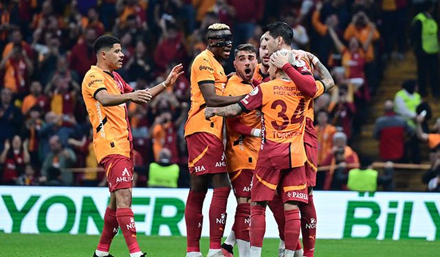 Galatasaray, Antalyaspor’u 4-0 mağlup ederek namağlup ünvanını sürdürdü