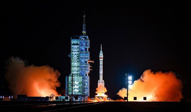 Çin'in uzay istasyonundaki taykonot ekibi Dünya'ya döndü